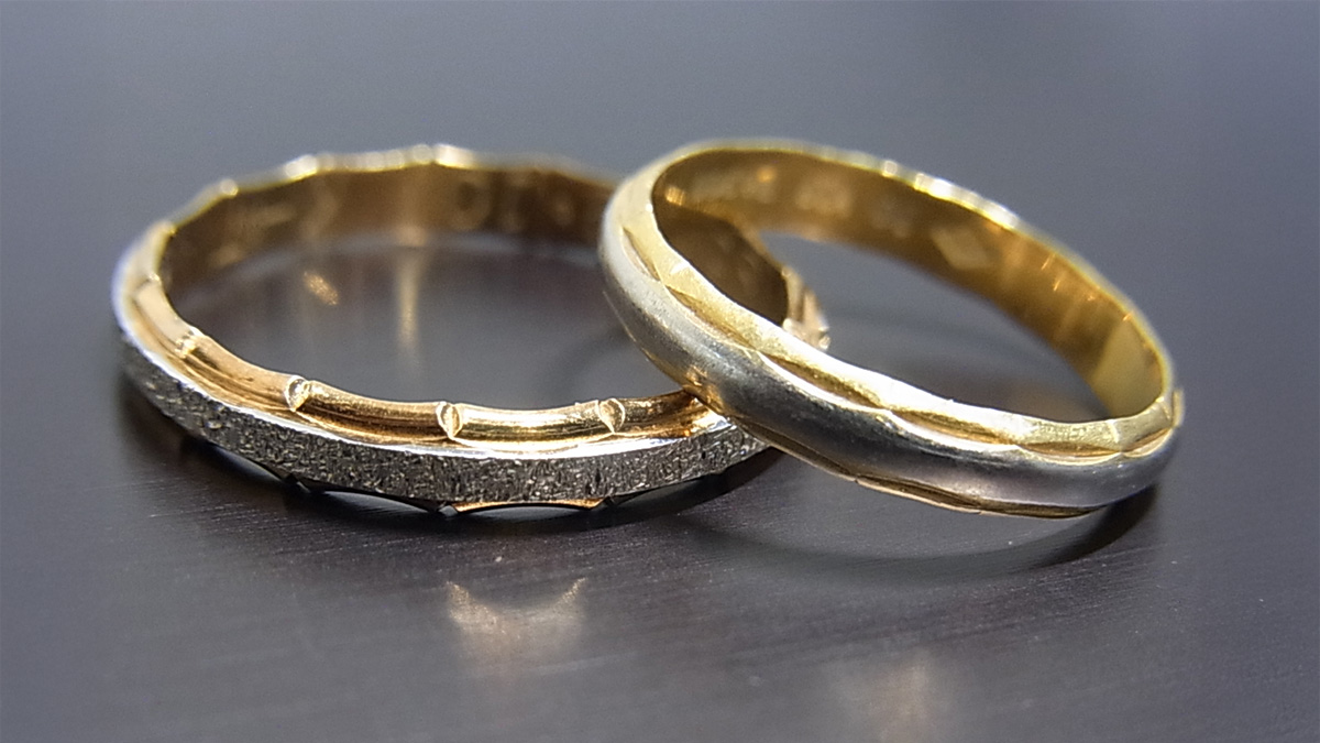 ゴールドとシルバーのコンビネーションリング